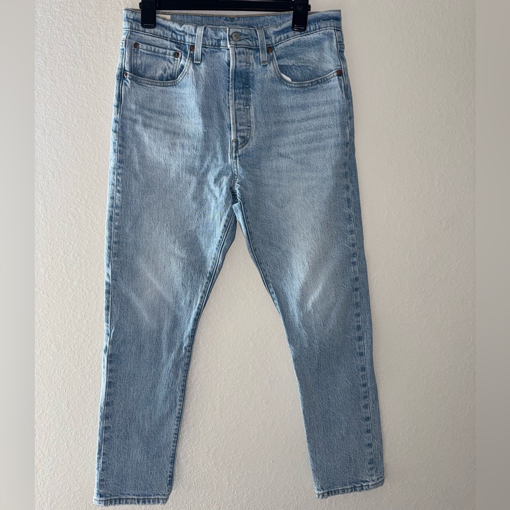 Levi's Classic Light Blue Straight Jeans